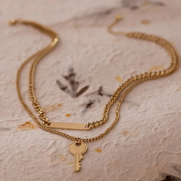 Trendy Key Layered Necklace - Picture 4 of 5